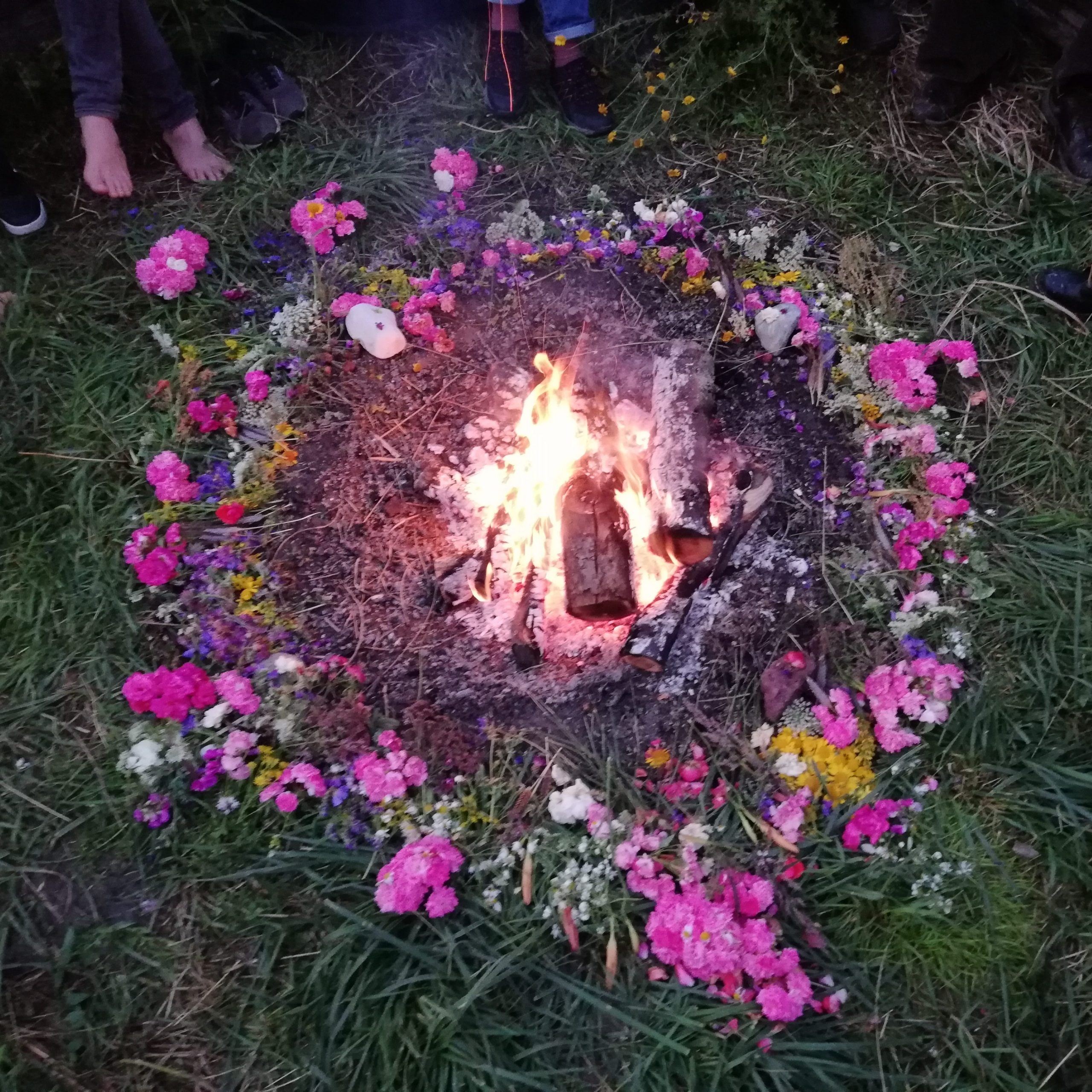 Neumond-Feuerzeremonie zum Erntemond